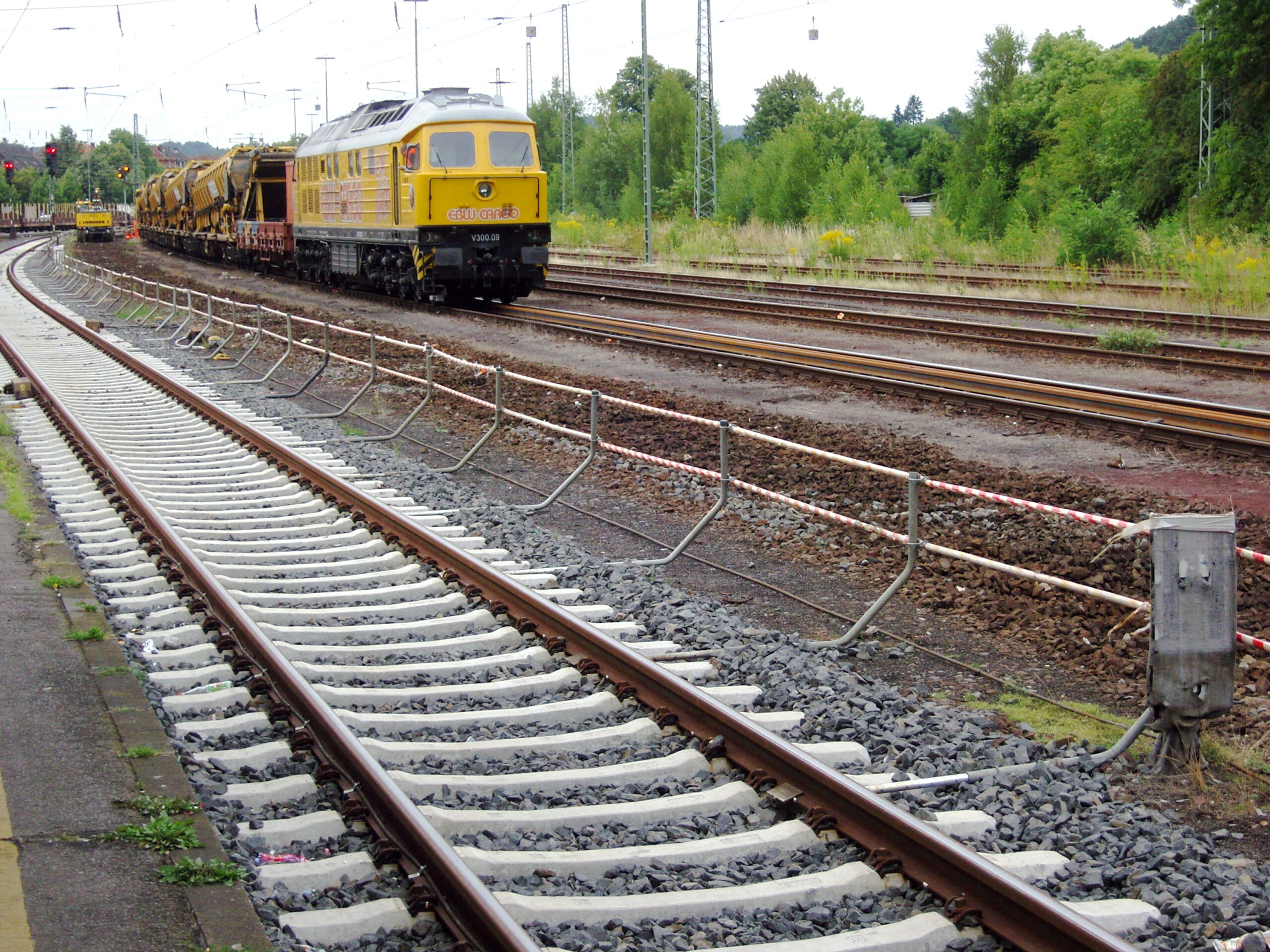 Feste Absperrung für Bahnbaustellen mieten